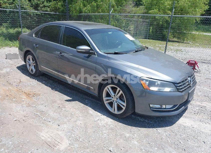 2014 Volkswagen Passat 2.0L TDI SEL PREMIUM (VIN 1VWCN7A39EC038944) main photo