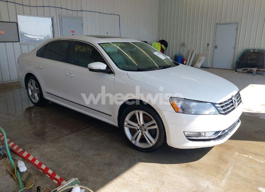 2014 Volkswagen Passat 2.0L TDI SEL PREMIUM (VIN 1VWCN7A39EC065674) main photo