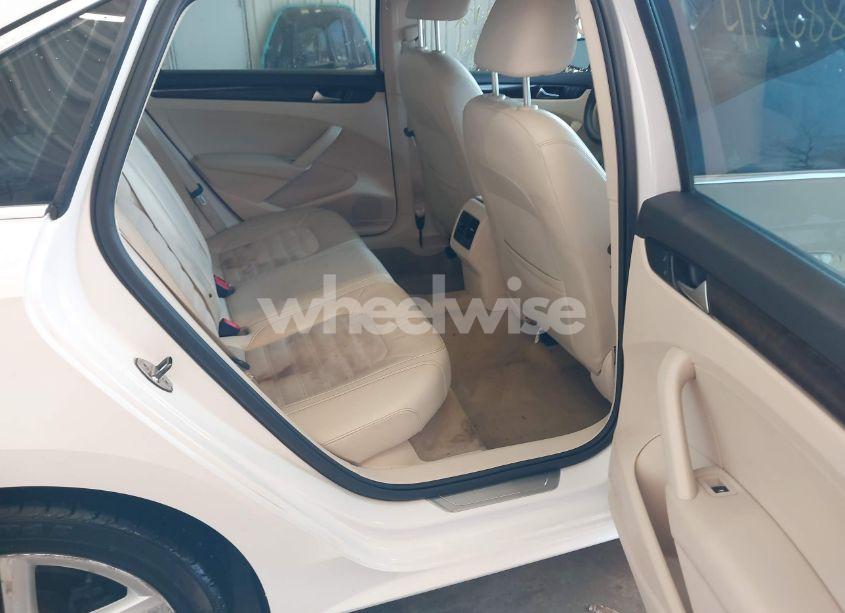 Photo 8 of 2014 Volkswagen Passat 2.0L TDI SEL PREMIUM (VIN 1VWCN7A39EC065674)