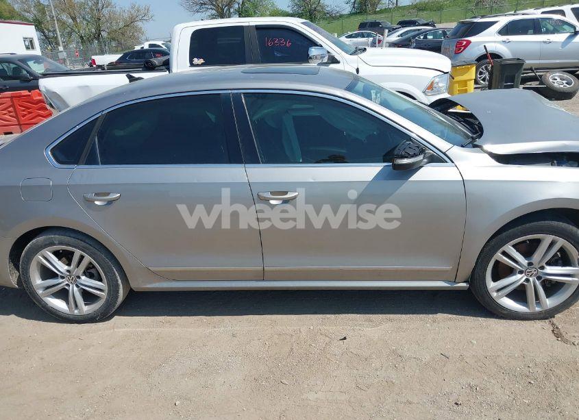 Photo 13 of 2014 Volkswagen Passat 2.0L TDI SEL PREMIUM (VIN 1VWCN7A39EC068249)