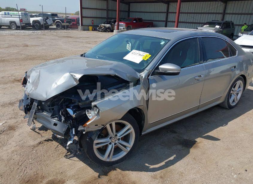 Photo 2 of 2014 Volkswagen Passat 2.0L TDI SEL PREMIUM (VIN 1VWCN7A39EC068249)
