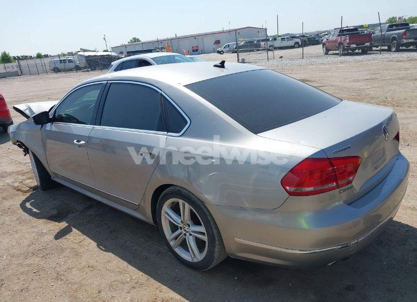 Photo 3 of 2014 Volkswagen Passat 2.0L TDI SEL PREMIUM (VIN 1VWCN7A39EC068249)