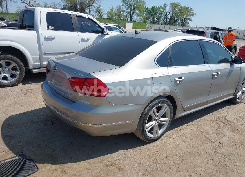 Photo 4 of 2014 Volkswagen Passat 2.0L TDI SEL PREMIUM (VIN 1VWCN7A39EC068249)