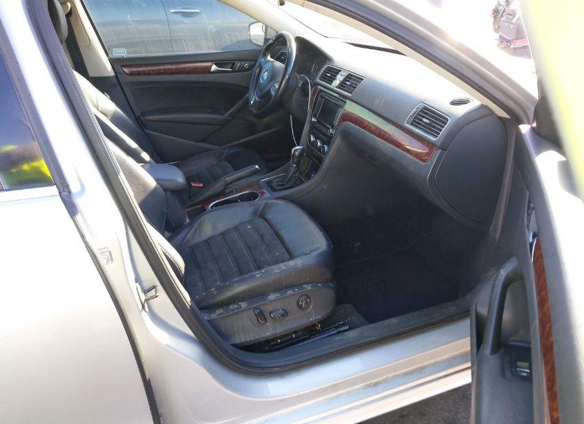 Photo 5 of 2013 Volkswagen Passat 2.0L TDI SEL PREMIUM (VIN 1VWCN7A3XDC024484)