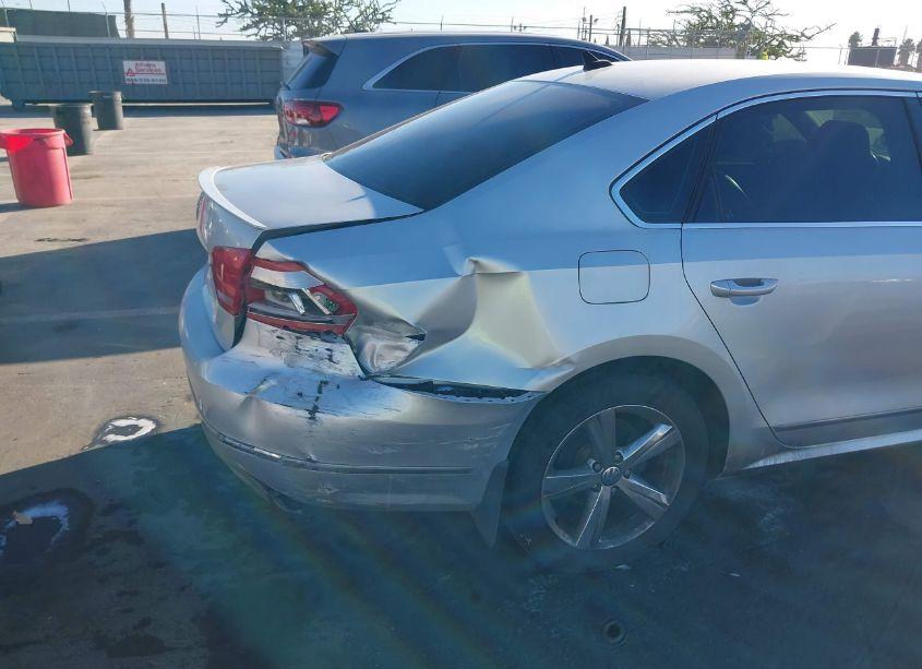Photo 6 of 2013 Volkswagen Passat 2.0L TDI SEL PREMIUM (VIN 1VWCN7A3XDC024484)