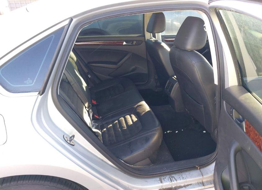 Photo 8 of 2013 Volkswagen Passat 2.0L TDI SEL PREMIUM (VIN 1VWCN7A3XDC024484)