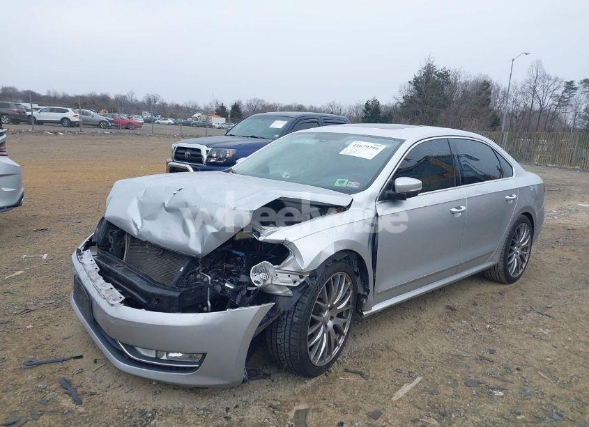 Photo 2 of 2014 Volkswagen Passat 2.0L TDI SEL PREMIUM (VIN 1VWCN7A3XEC011932)