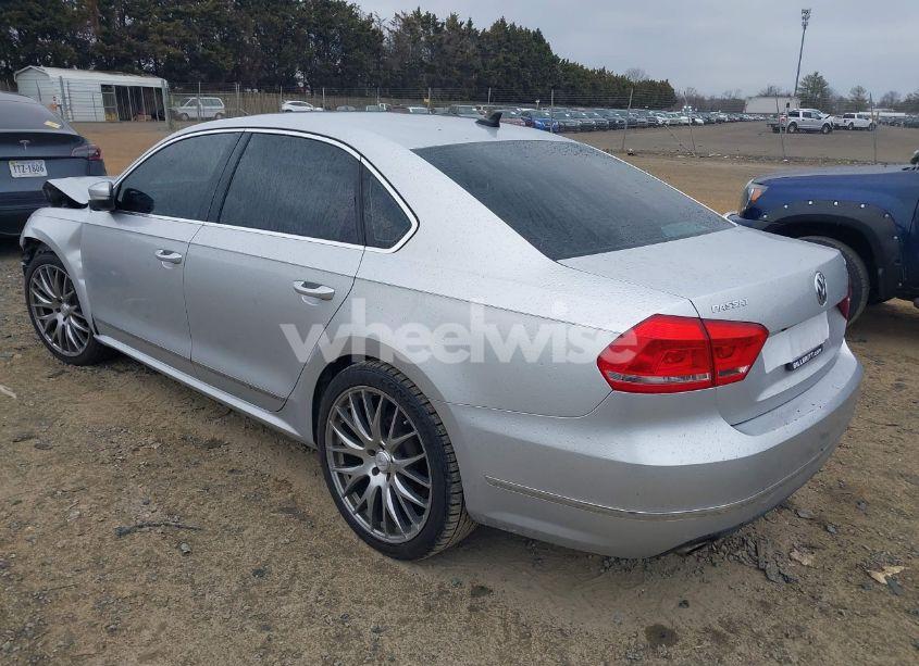 Photo 3 of 2014 Volkswagen Passat 2.0L TDI SEL PREMIUM (VIN 1VWCN7A3XEC011932)