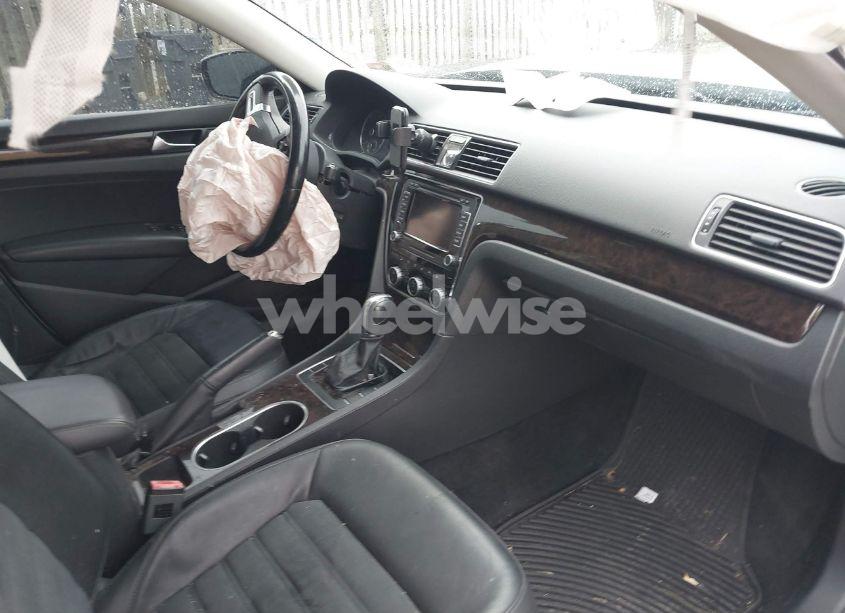 Photo 5 of 2014 Volkswagen Passat 2.0L TDI SEL PREMIUM (VIN 1VWCN7A3XEC011932)