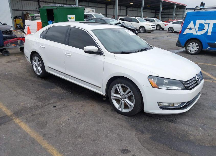 2014 Volkswagen Passat 2.0L TDI SEL PREMIUM (VIN 1VWCN7A3XEC020775) main photo