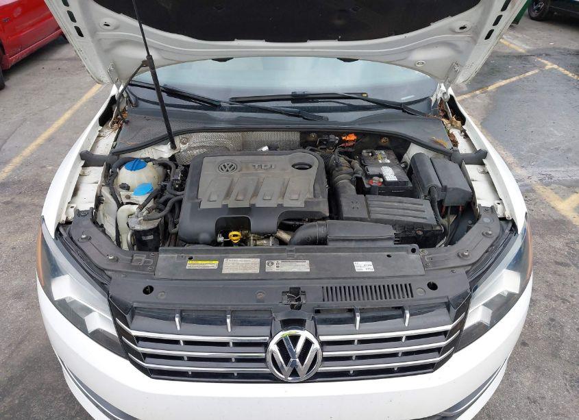 Photo 10 of 2014 Volkswagen Passat 2.0L TDI SEL PREMIUM (VIN 1VWCN7A3XEC020775)