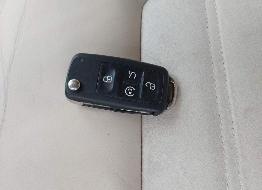 Photo 11 of 2014 Volkswagen Passat 2.0L TDI SEL PREMIUM (VIN 1VWCN7A3XEC020775)