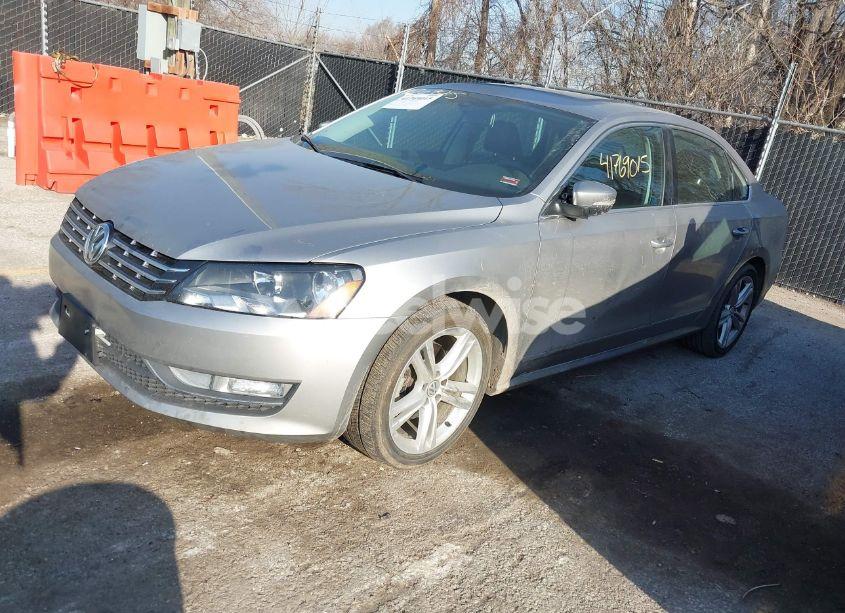 Photo 2 of 2014 Volkswagen Passat 2.0L TDI SEL PREMIUM (VIN 1VWCN7A3XEC055591)