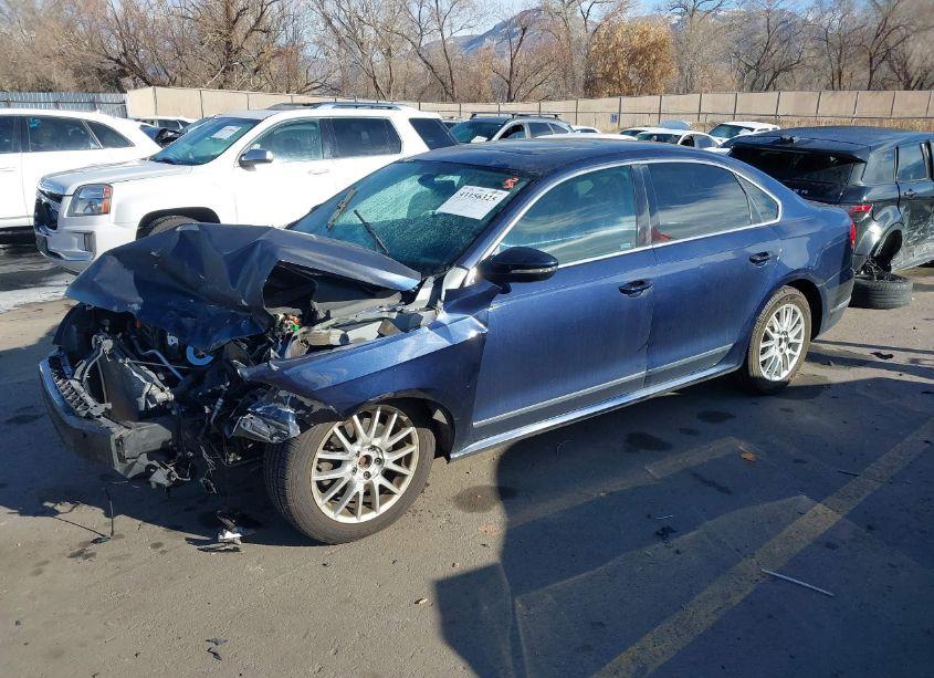 Photo 2 of 2012 Volkswagen Passat 2.5L SEL (VIN 1VWCP7A30CC022820)