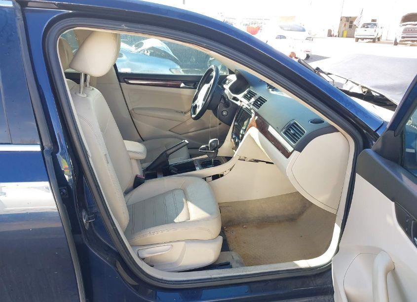 Photo 5 of 2012 Volkswagen Passat 2.5L SEL (VIN 1VWCP7A30CC022820)