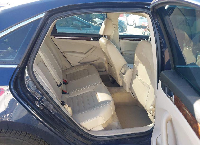 Photo 8 of 2012 Volkswagen Passat 2.5L SEL (VIN 1VWCP7A30CC022820)