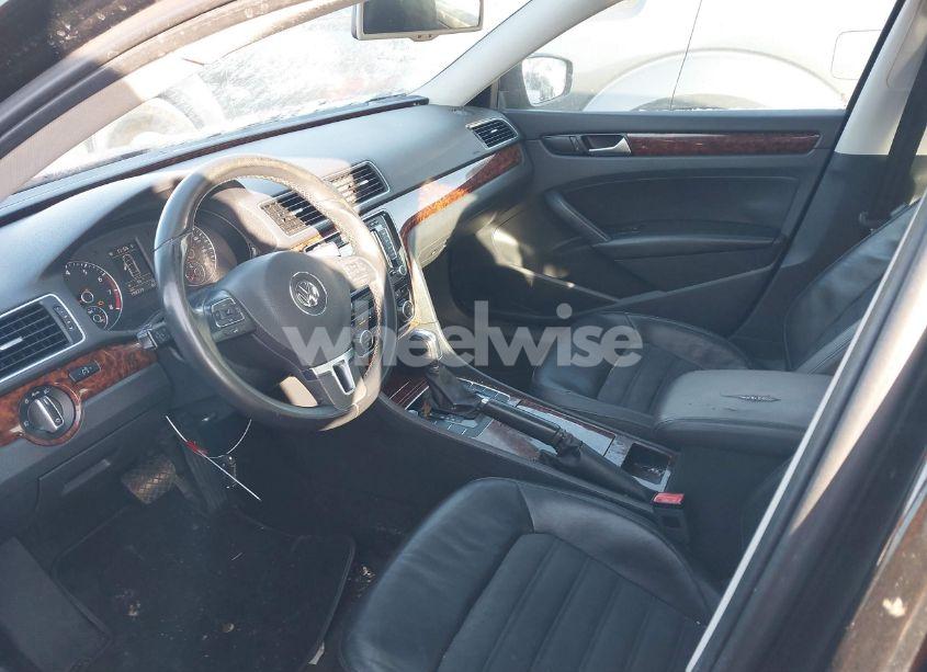Photo 5 of 2012 Volkswagen Passat 2.5L SEL PREMIUM (VIN 1VWCP7A30CC077929)