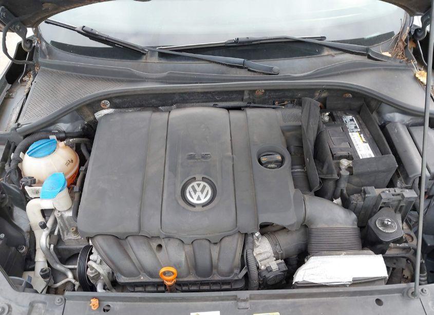 Photo 10 of 2013 Volkswagen Passat 2.5L SEL PREMIUM (VIN 1VWCP7A30DC057715)
