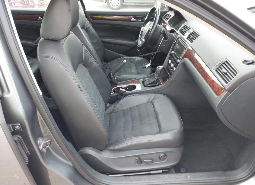 Photo 5 of 2013 Volkswagen Passat 2.5L SEL PREMIUM (VIN 1VWCP7A30DC057715)