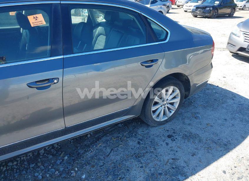 Photo 11 of 2013 Volkswagen Passat 2.5L SEL PREMIUM (VIN 1VWCP7A30DC131781)