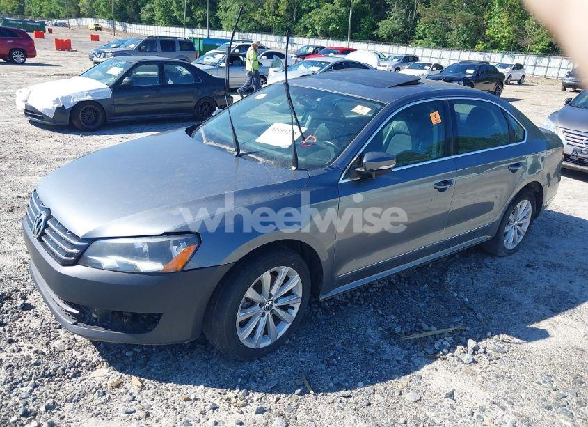 Photo 2 of 2013 Volkswagen Passat 2.5L SEL PREMIUM (VIN 1VWCP7A30DC131781)