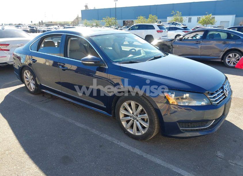 2012 Volkswagen Passat 2.5L SEL (VIN 1VWCP7A31CC082086) main photo