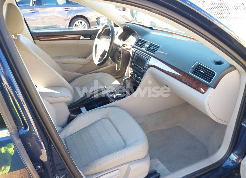 Photo 5 of 2012 Volkswagen Passat 2.5L SEL (VIN 1VWCP7A31CC082086)