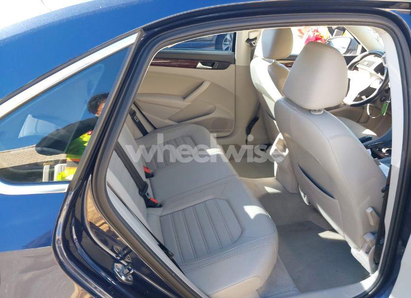 Photo 8 of 2012 Volkswagen Passat 2.5L SEL (VIN 1VWCP7A31CC082086)