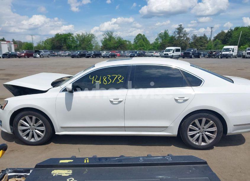 Photo 14 of 2013 Volkswagen Passat 2.5L SEL (VIN 1VWCP7A31DC077522)