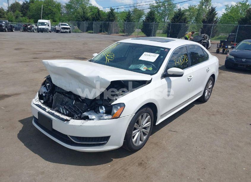 Photo 2 of 2013 Volkswagen Passat 2.5L SEL (VIN 1VWCP7A31DC077522)