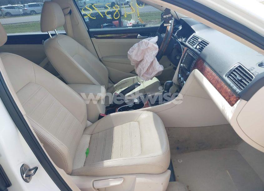 Photo 5 of 2013 Volkswagen Passat 2.5L SEL (VIN 1VWCP7A31DC077522)