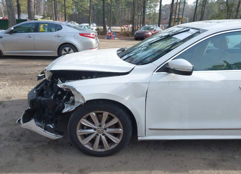 Photo 12 of 2013 Volkswagen Passat 2.5L SEL (VIN 1VWCP7A31DC104959)