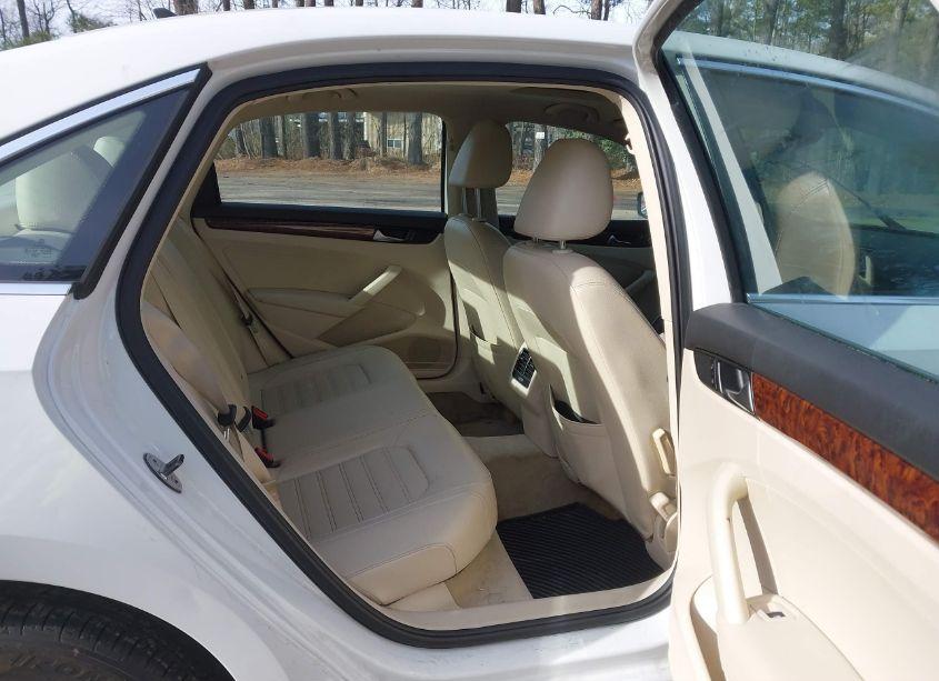 Photo 8 of 2013 Volkswagen Passat 2.5L SEL (VIN 1VWCP7A31DC104959)