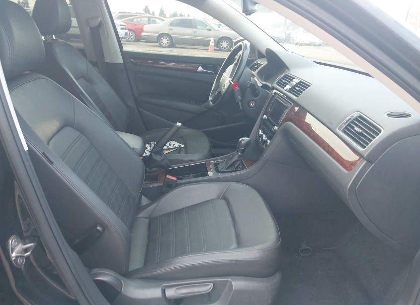 Photo 5 of 2012 Volkswagen Passat 2.5L SEL (VIN 1VWCP7A32CC054149)