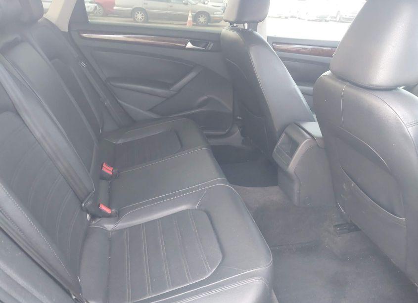 Photo 8 of 2012 Volkswagen Passat 2.5L SEL (VIN 1VWCP7A32CC054149)