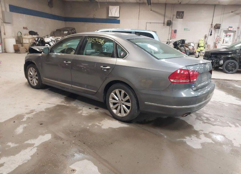 Photo 3 of 2012 Volkswagen Passat 2.5L SEL PREMIUM (VIN 1VWCP7A32CC082680)