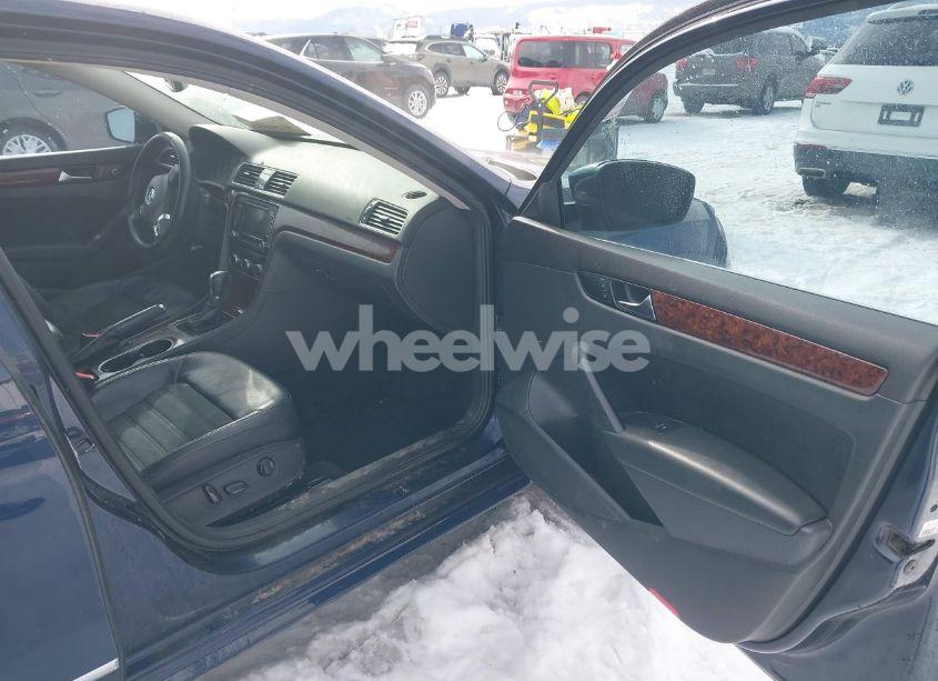 Photo 5 of 2013 Volkswagen Passat 2.5L SEL PREMIUM (VIN 1VWCP7A32DC089517)