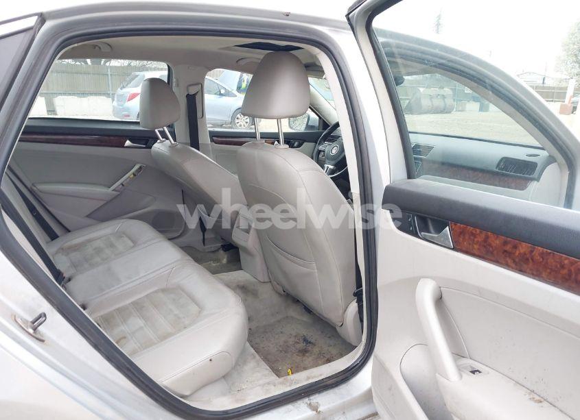 Photo 8 of 2012 Volkswagen Passat 2.5L SEL PREMIUM (VIN 1VWCP7A34CC079912)