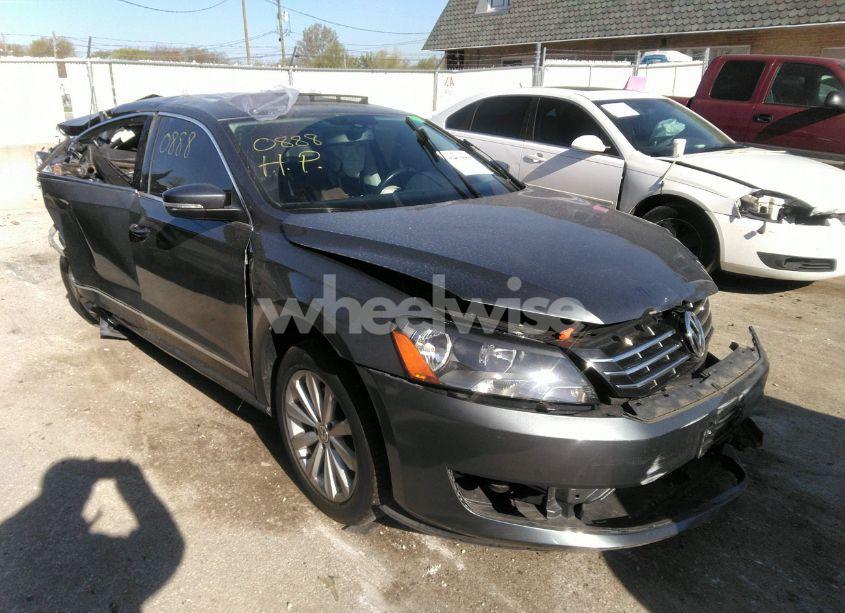 2013 Volkswagen Passat 2.5L SEL (VIN 1VWCP7A34DC065784) main photo