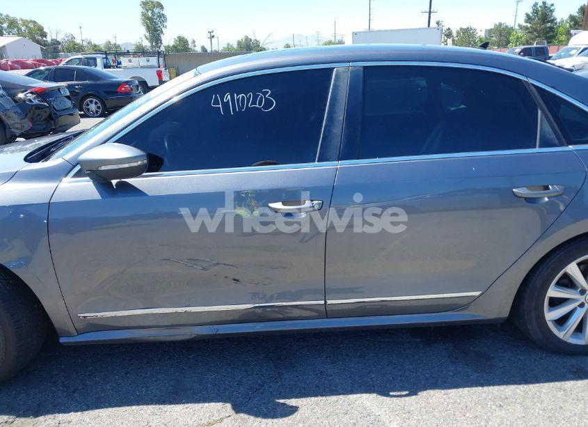 Photo 13 of 2012 Volkswagen Passat 2.5L SEL (VIN 1VWCP7A35CC029004)