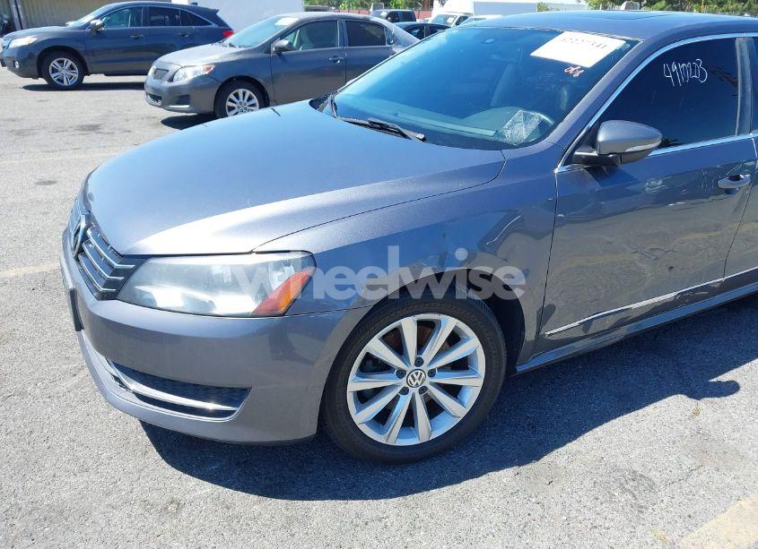 Photo 14 of 2012 Volkswagen Passat 2.5L SEL (VIN 1VWCP7A35CC029004)