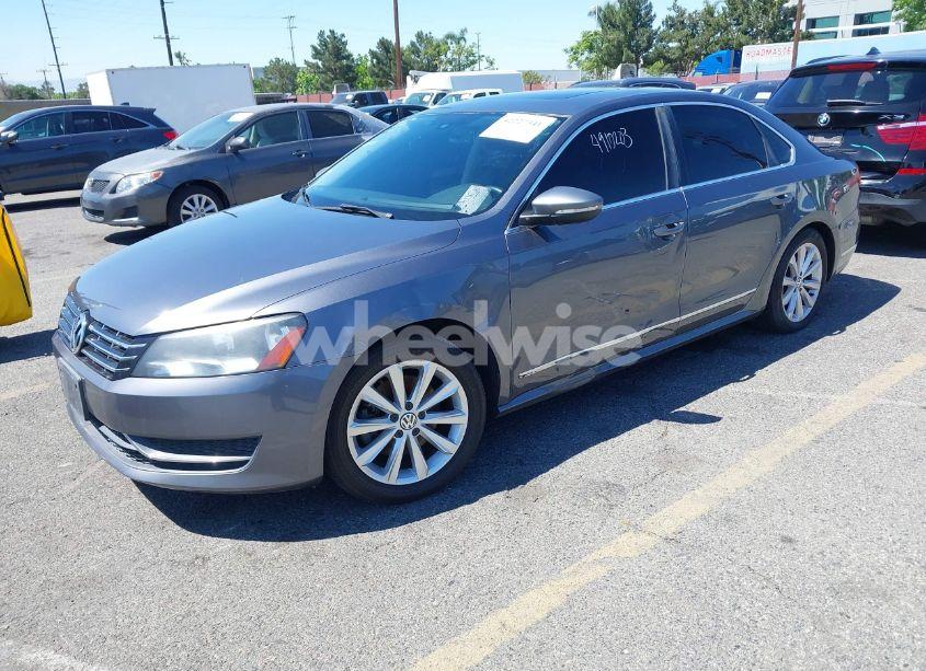 Photo 2 of 2012 Volkswagen Passat 2.5L SEL (VIN 1VWCP7A35CC029004)