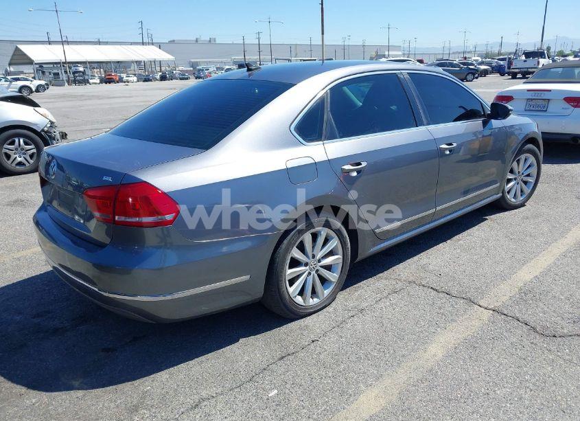 Photo 4 of 2012 Volkswagen Passat 2.5L SEL (VIN 1VWCP7A35CC029004)