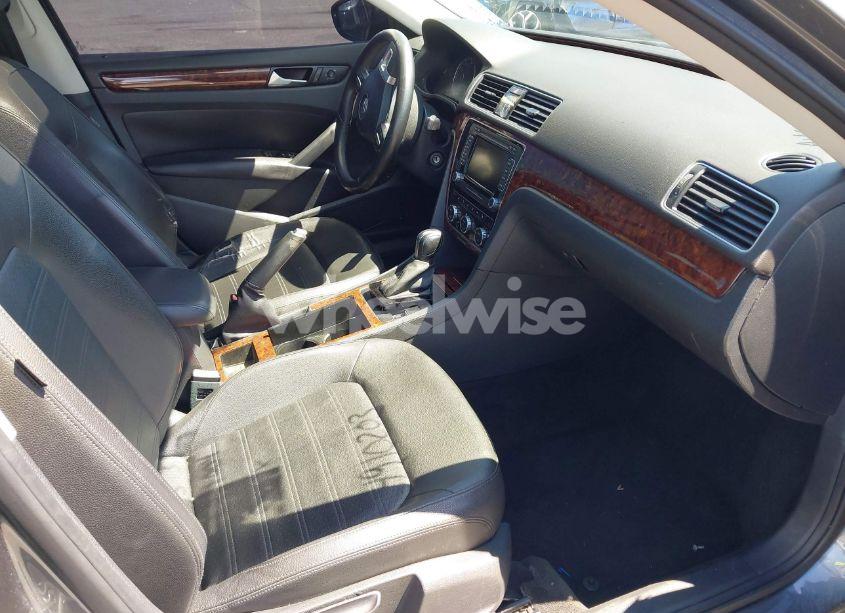 Photo 5 of 2012 Volkswagen Passat 2.5L SEL (VIN 1VWCP7A35CC029004)