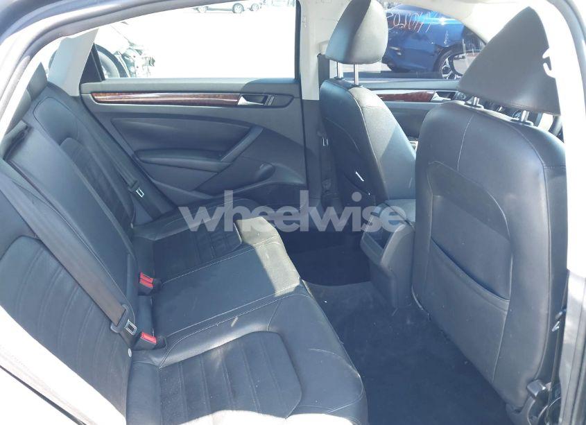 Photo 8 of 2012 Volkswagen Passat 2.5L SEL (VIN 1VWCP7A35CC029004)