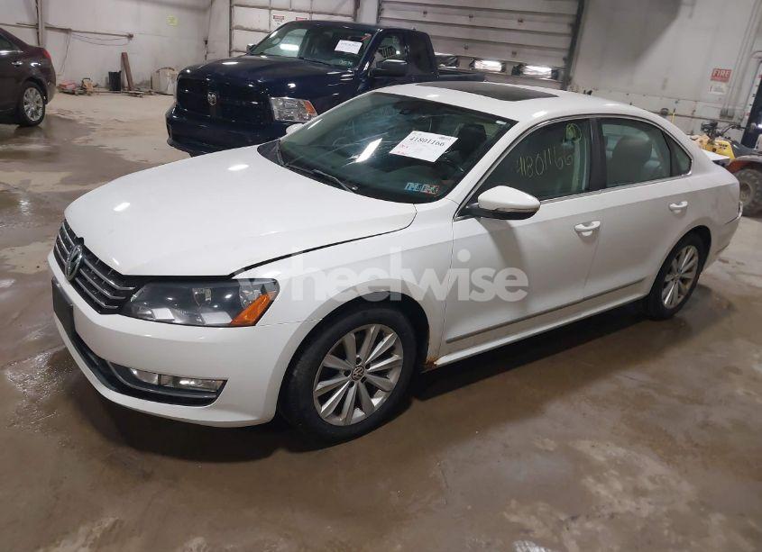 Photo 2 of 2012 Volkswagen Passat 2.5L SEL PREMIUM (VIN 1VWCP7A35CC104882)