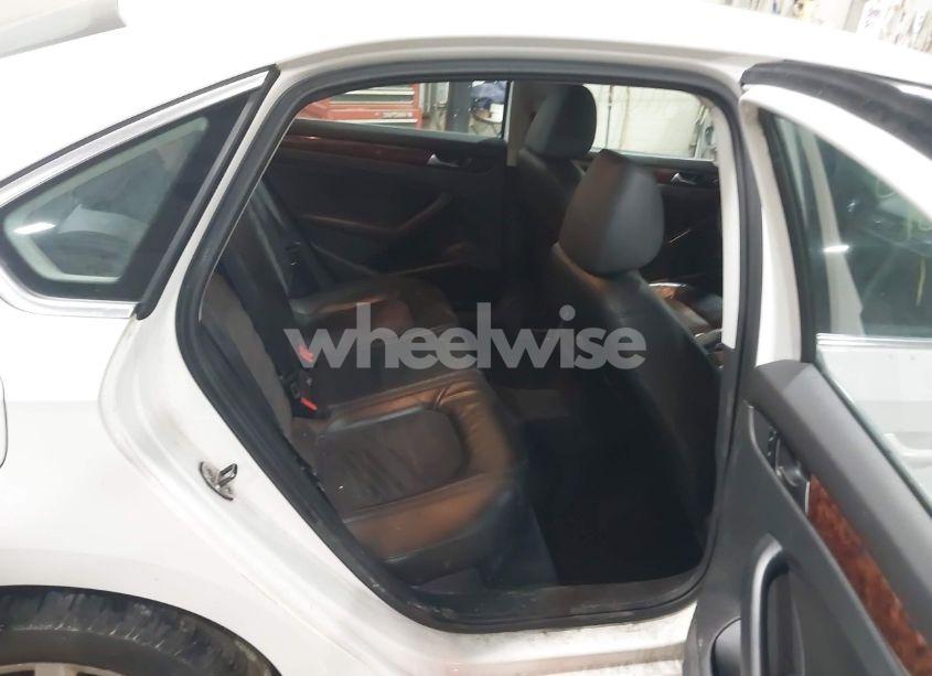 Photo 8 of 2012 Volkswagen Passat 2.5L SEL PREMIUM (VIN 1VWCP7A35CC104882)