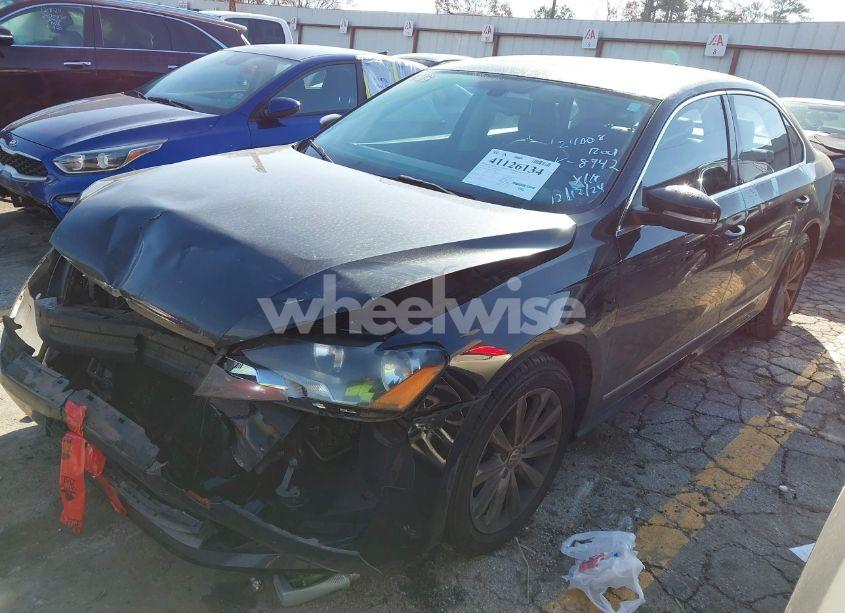 Photo 2 of 2013 Volkswagen Passat 2.5L SEL PREMIUM (VIN 1VWCP7A36DC078942)