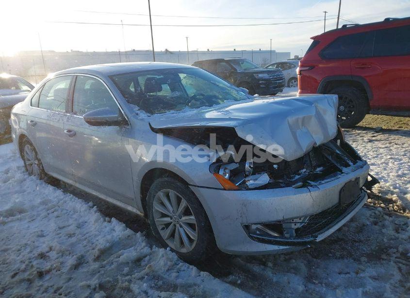 2012 Volkswagen Passat 2.5L SEL PREMIUM (VIN 1VWCP7A37CC105810) main photo