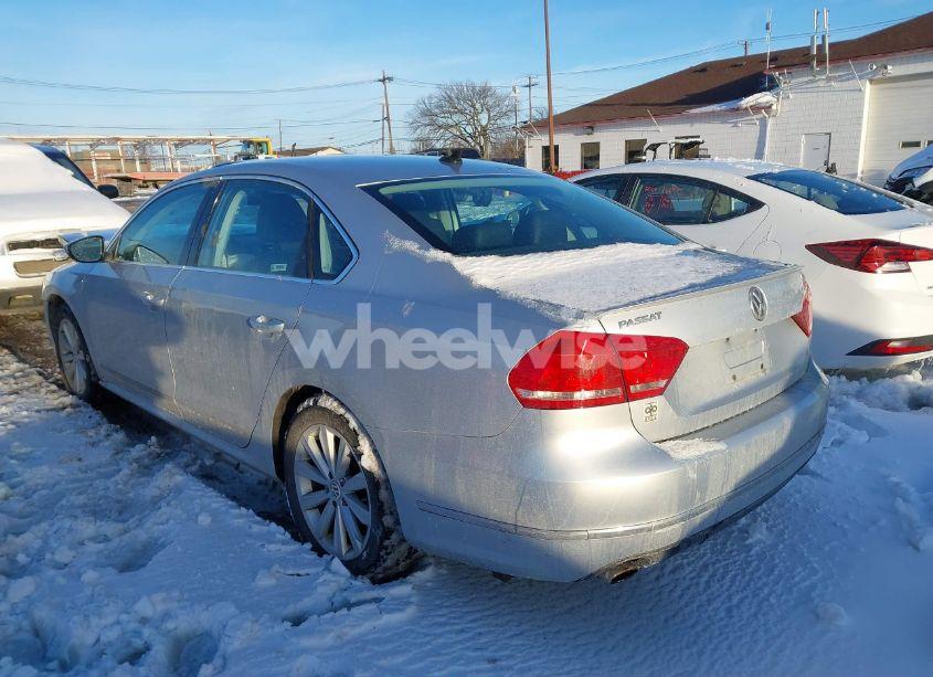 Photo 3 of 2012 Volkswagen Passat 2.5L SEL PREMIUM (VIN 1VWCP7A37CC105810)